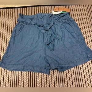 Thread & Supply Tencel Chambray Blue Paperbag Waist Shorts Size Medium NWT